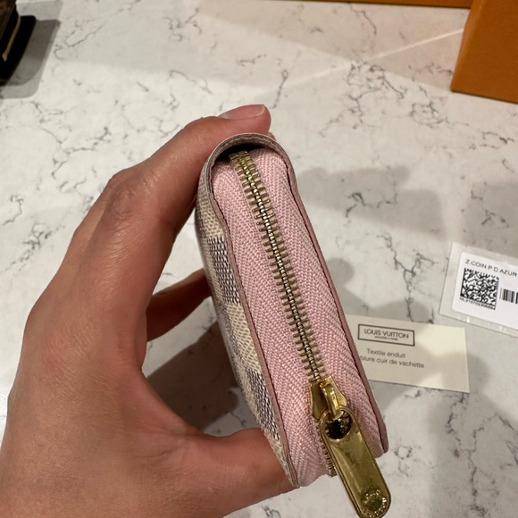 LV Zippy Coin Purse Padlock - Picture 9 of 16